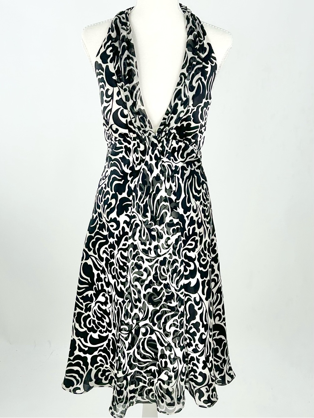 Silk White House Black Market Halter Dress Size 4 Black White Floral